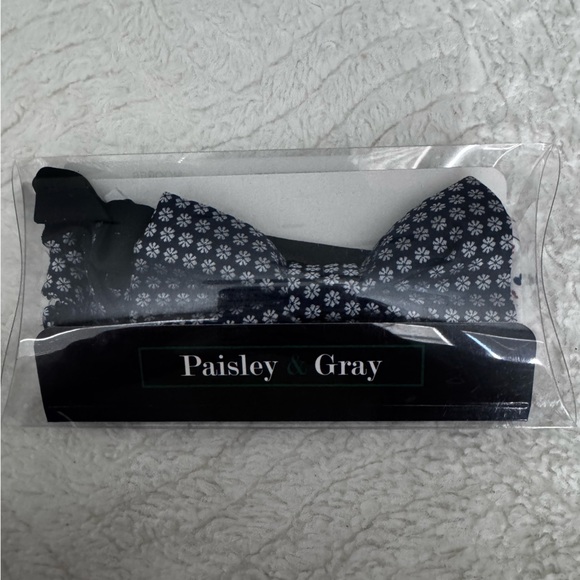 Paisley & Gray Navy and White Floral Bow Tie - Picture 5 of 5